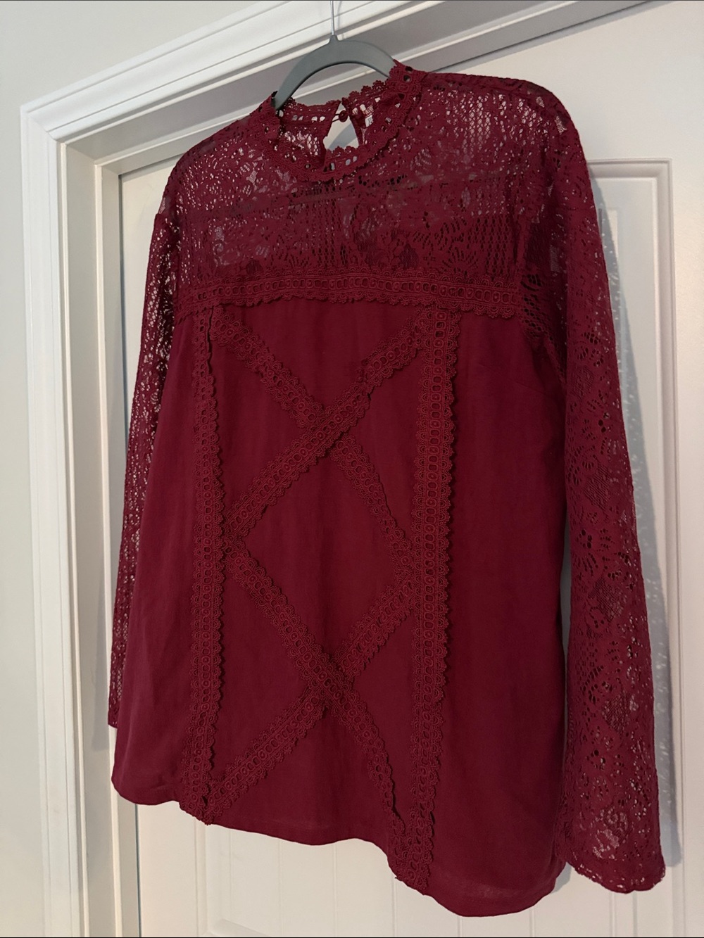 Womens Lace Top Long-Sleeve Blouse - Burgundy